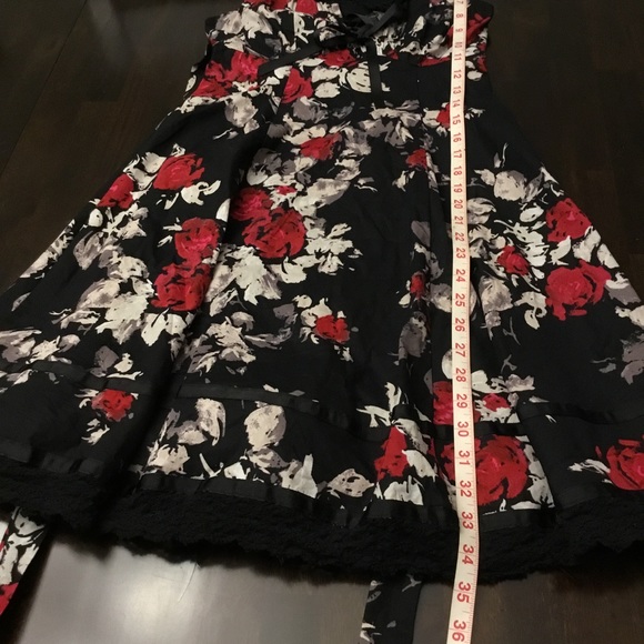Hot Topic Pinup Rockabilly Rose Corset Dress Size SM - Picture 11 of 13